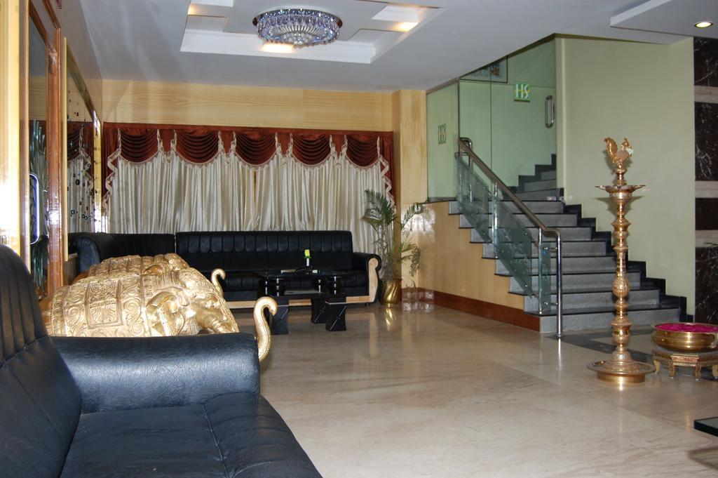 Hotel Sona'S Tiruchirappalli Buitenkant foto