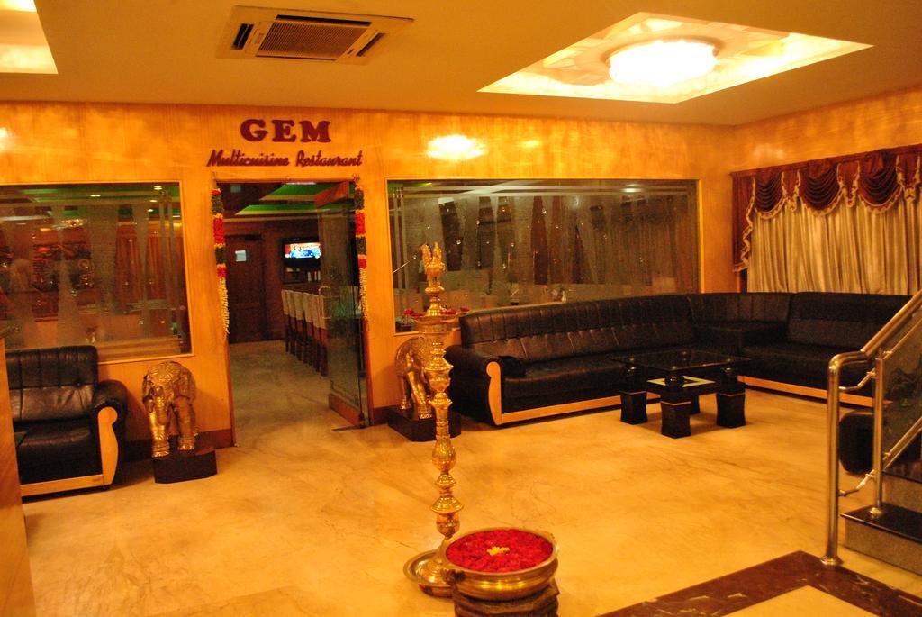 Hotel Sona'S Tiruchirappalli Buitenkant foto