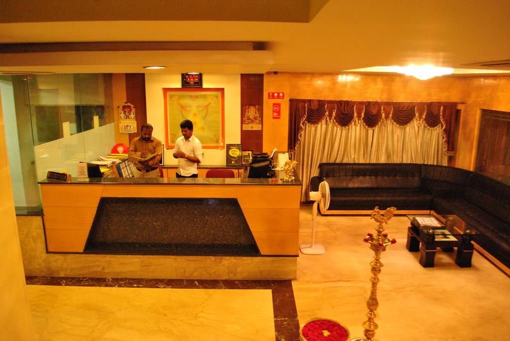 Hotel Sona'S Tiruchirappalli Buitenkant foto