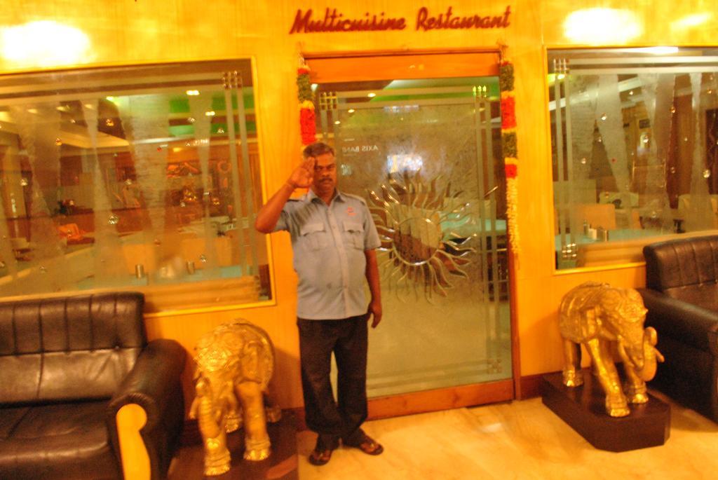 Hotel Sona'S Tiruchirappalli Buitenkant foto