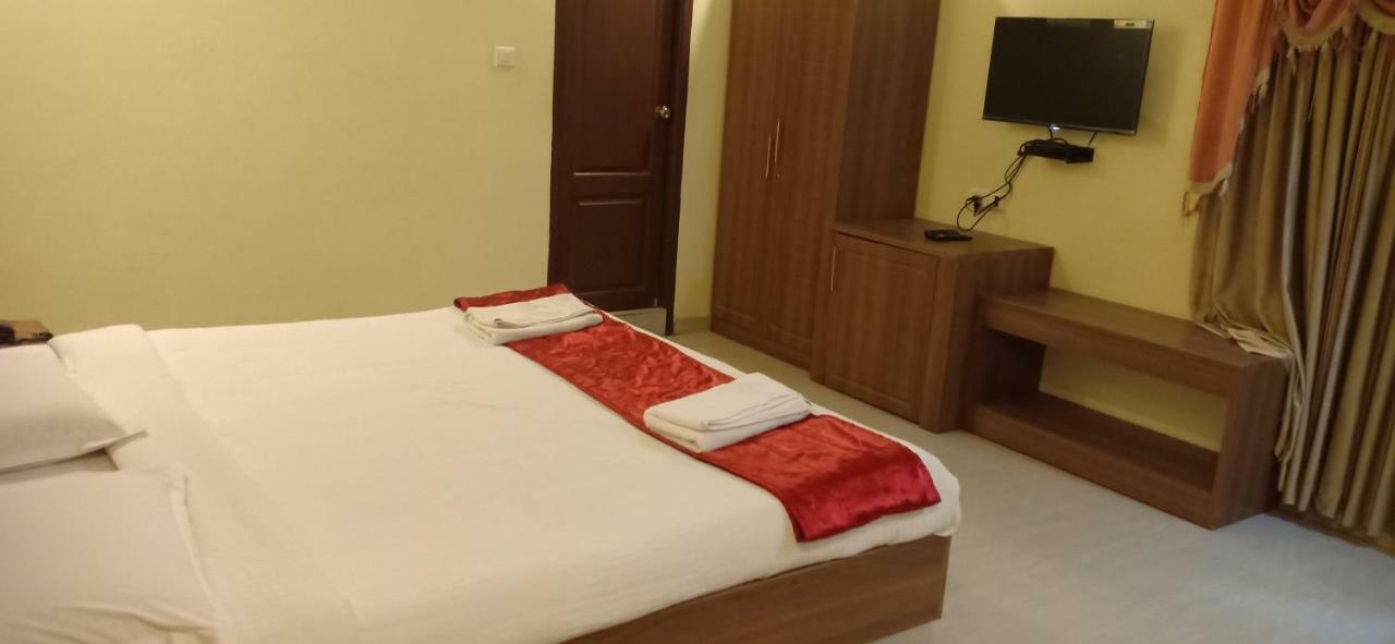 Hotel Sona'S Tiruchirappalli Buitenkant foto